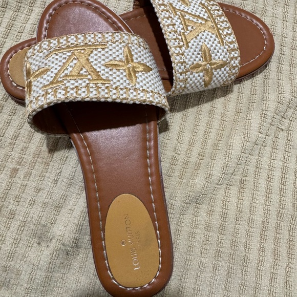 Louis Vuitton Women's Gold and White Flats - Picture 1 of 8